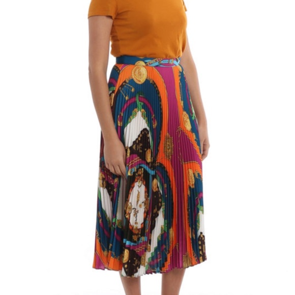 Versace pleated skirt - Sz 36 - Rodeo Spring/Summer Collection - gently used - Picture 7 of 14